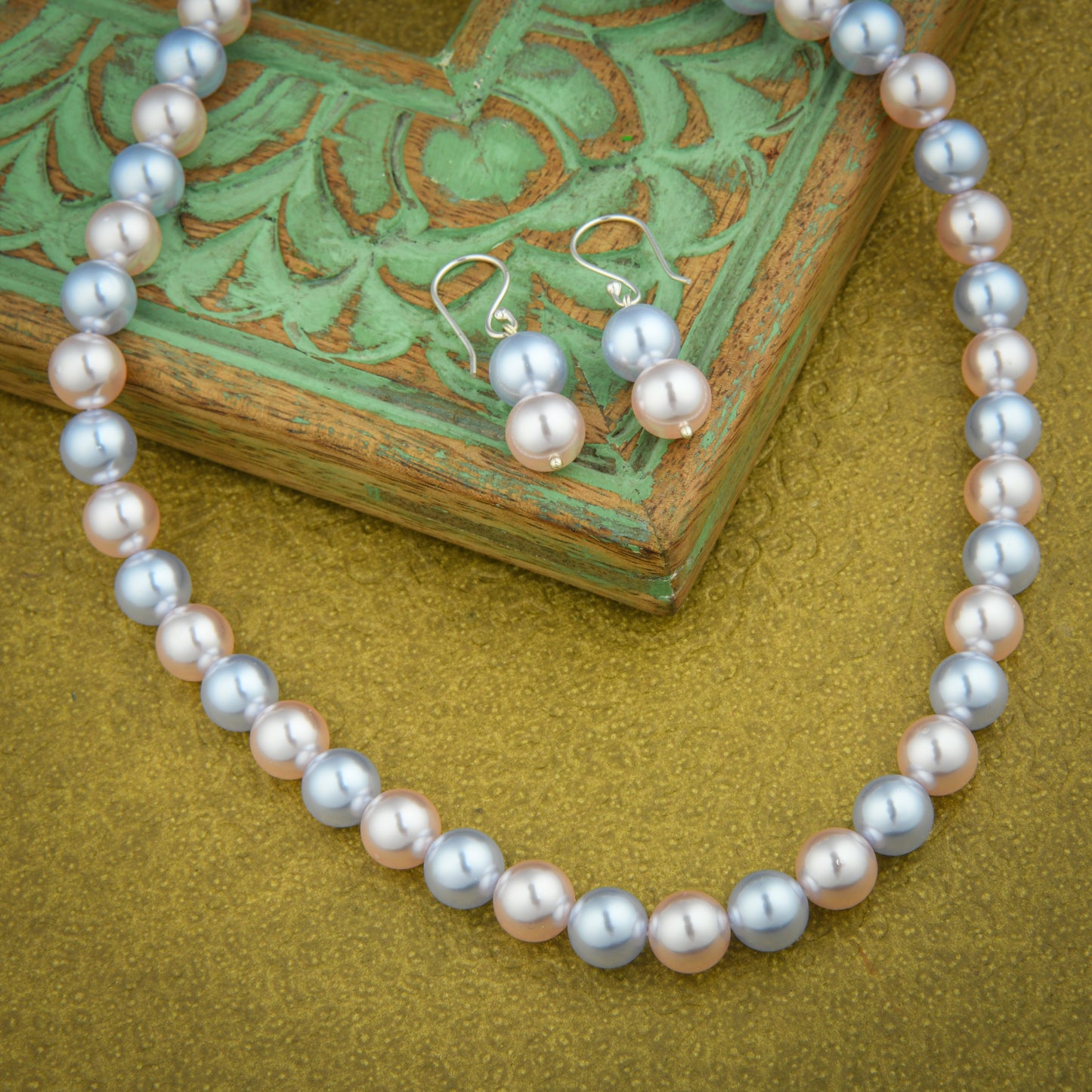 Sunset On Sea Pearls Necklace Set