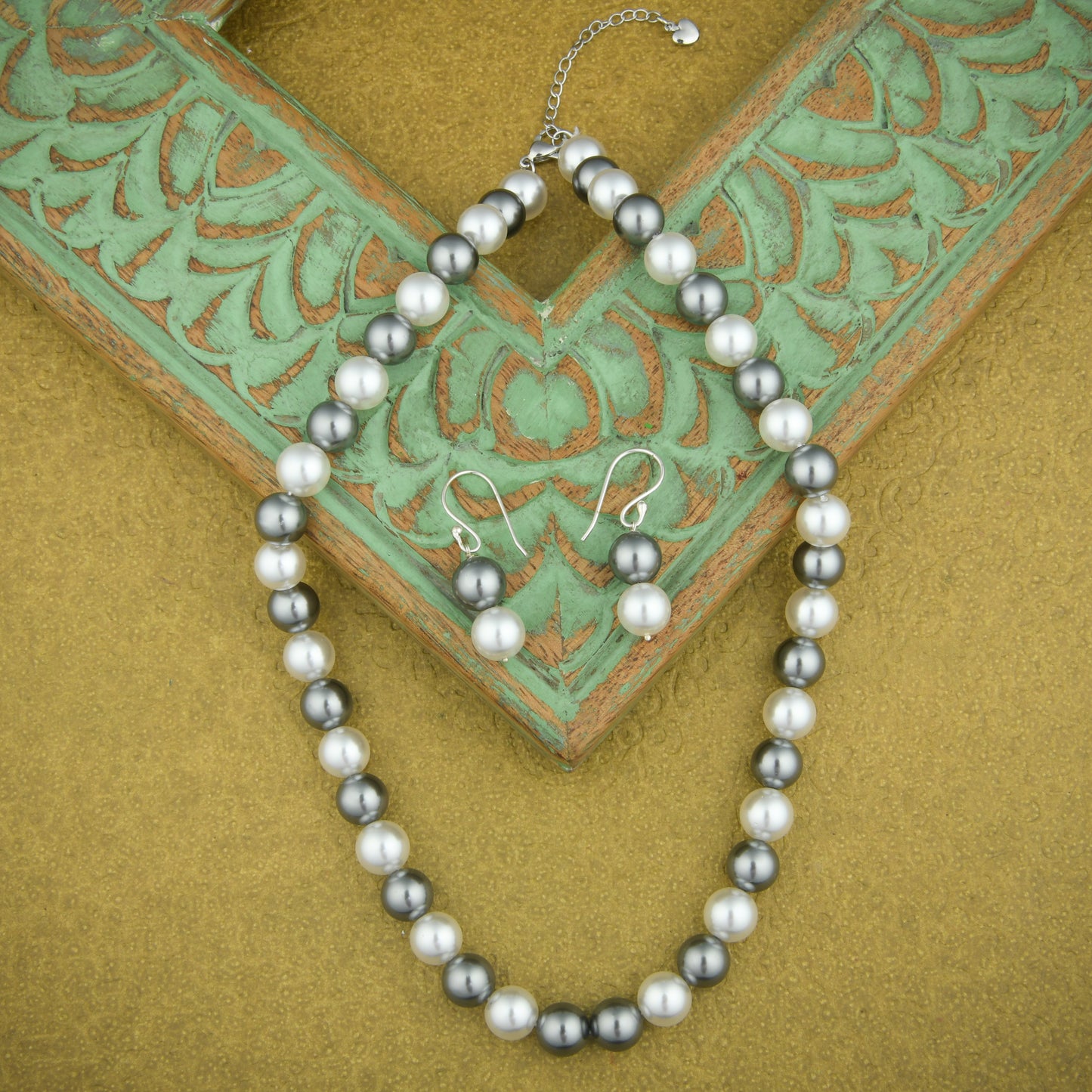 Moonlit Mist Pearls Necklace Set