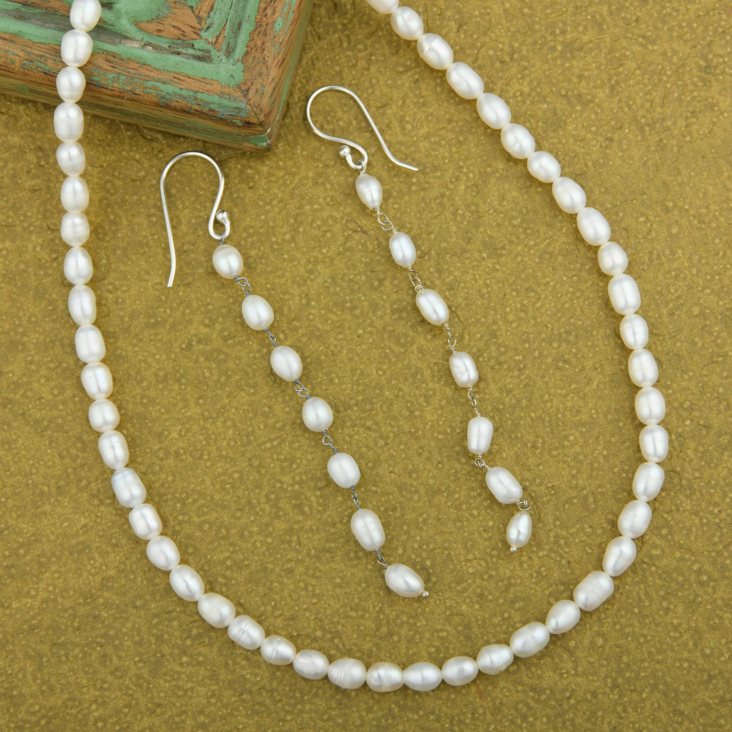 Delicate Rice Pearl Necklace Set