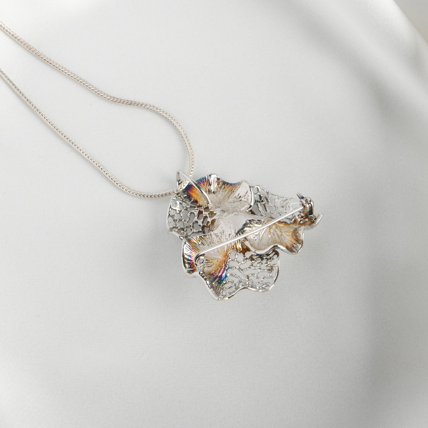 Pretty Leaf Silver Pearl Pendant
