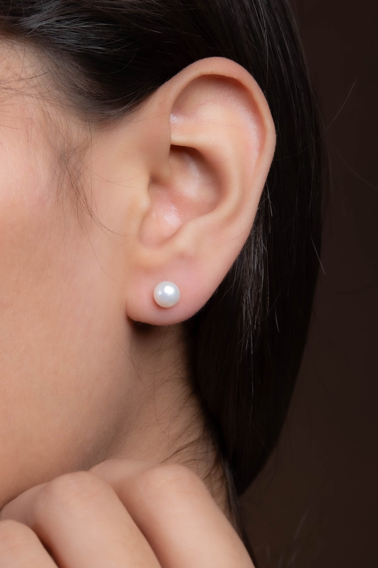 Ivory Freshwater Pearl Studs (6 mm)