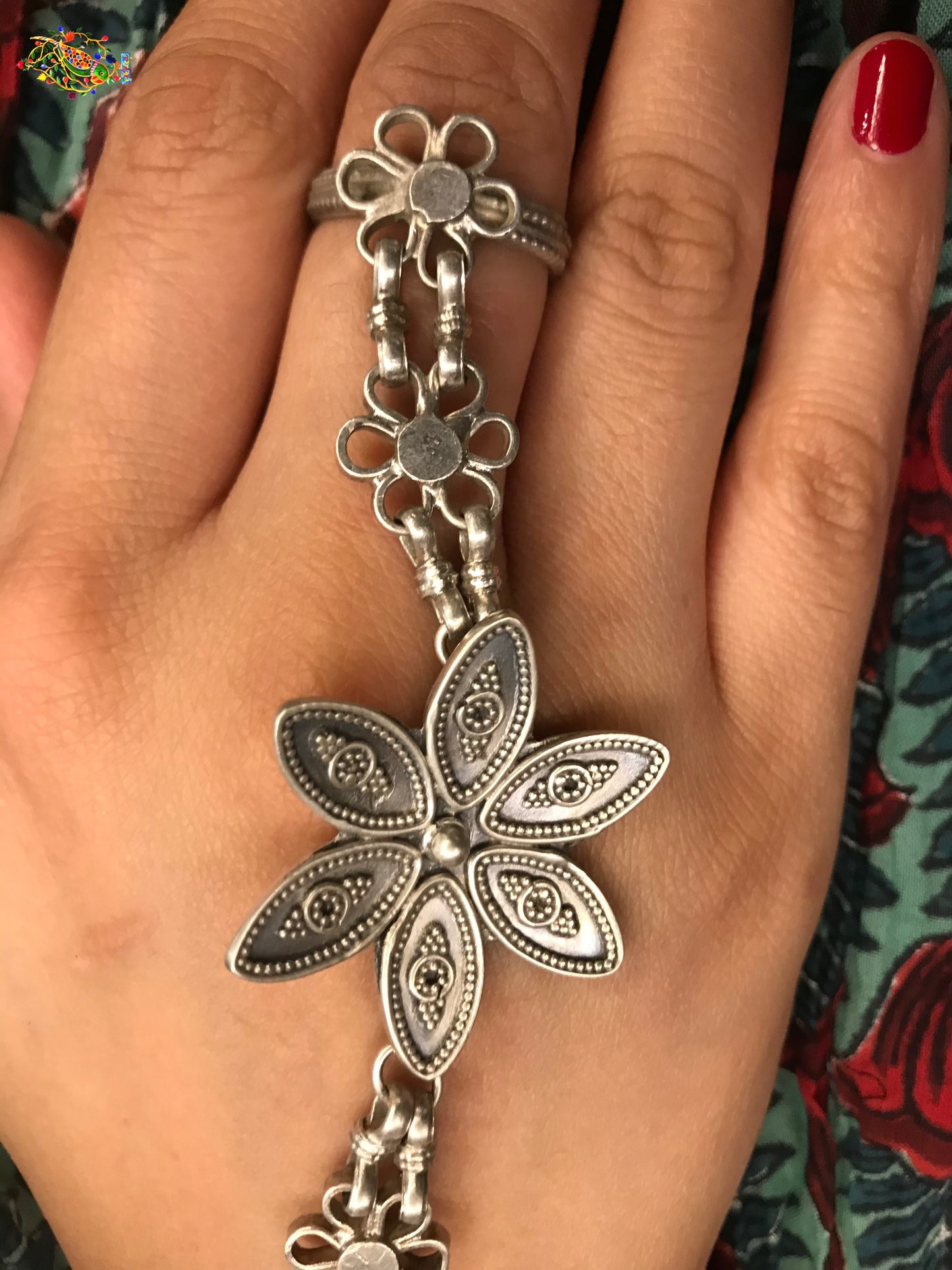 Silver Haathphool