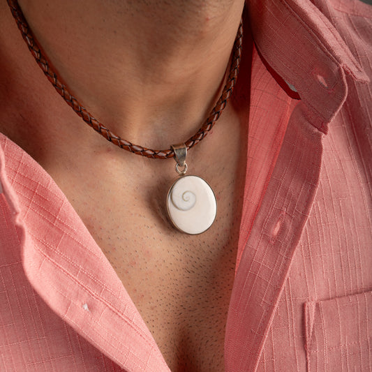 Gomati Chakra And Silver Pendant