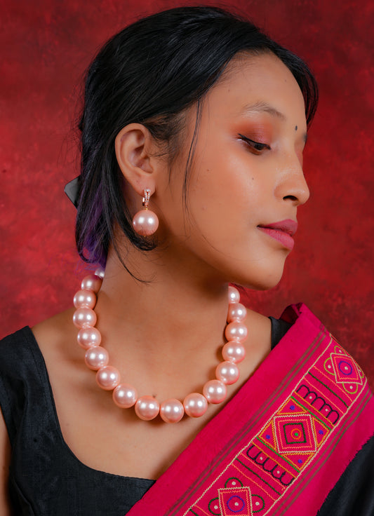 Peachy Cocktail Pearl Necklace (20 mm)