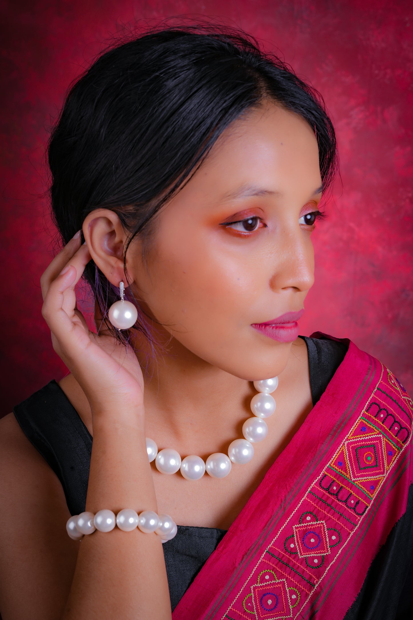 Midas Touch Pearl Necklace (20 mm)