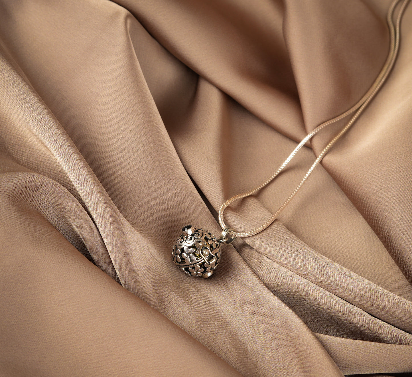 Silver Arabian Lattice Pendant