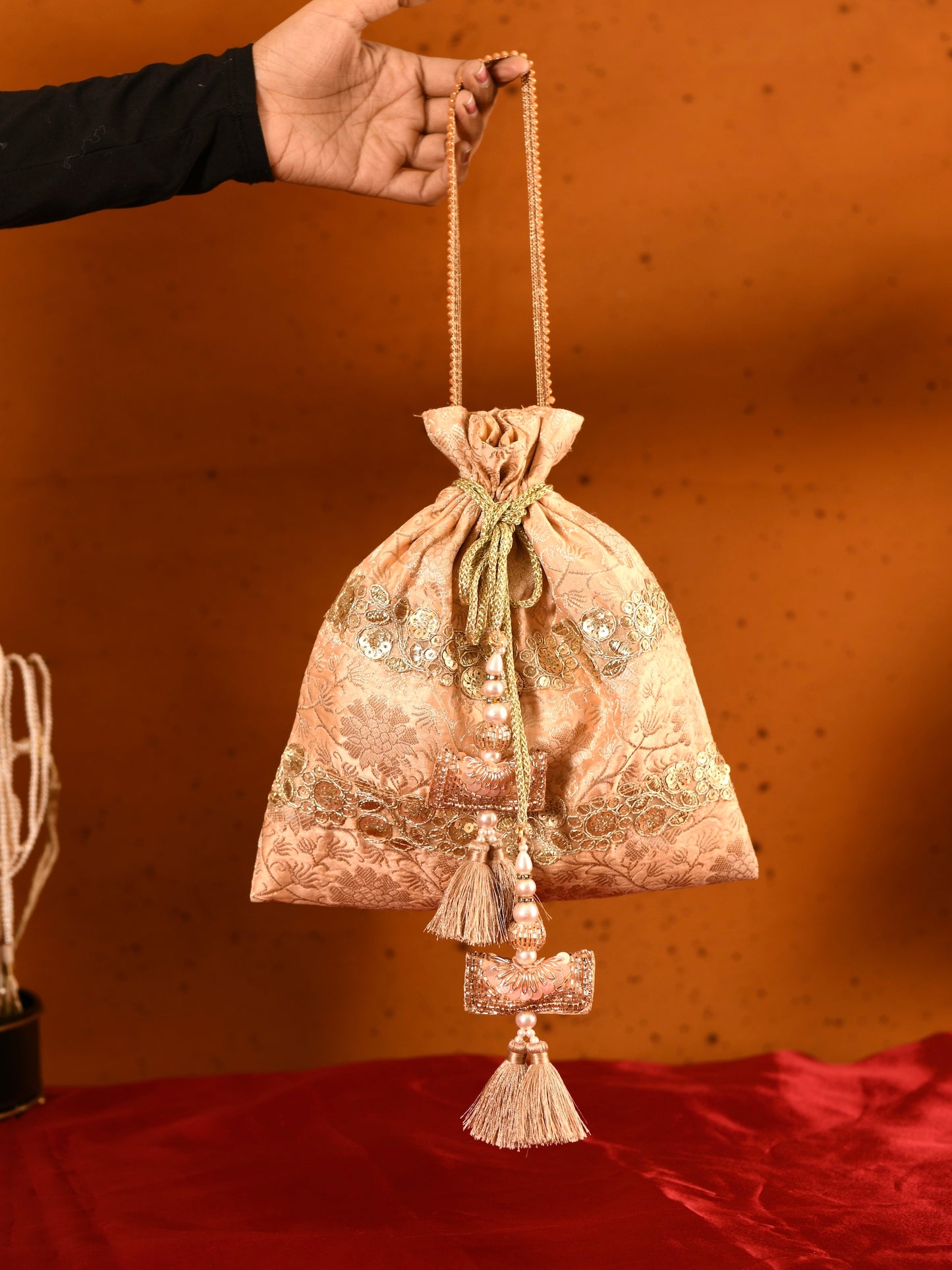 Enchanting Zari Potli