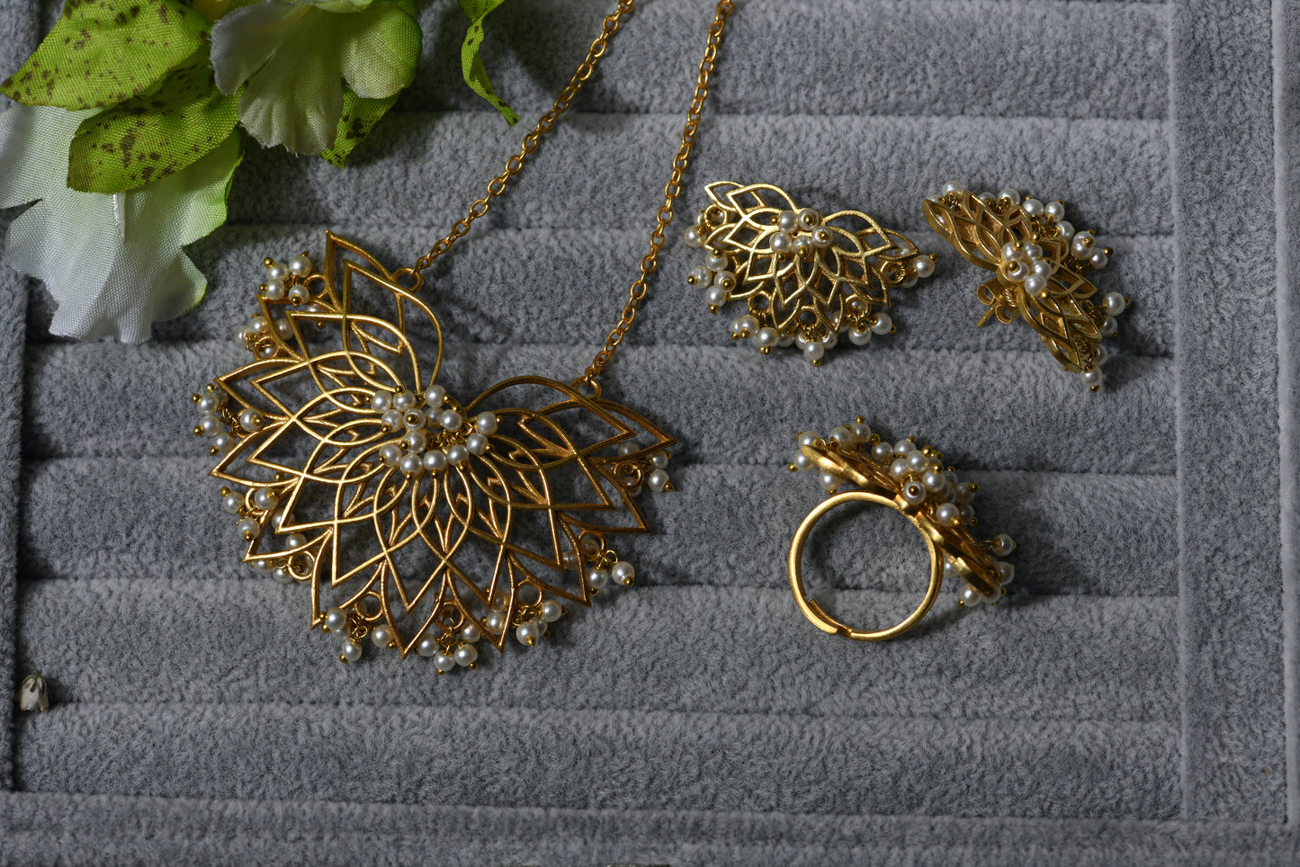 Water Lily Set with Lotus Mist Ring