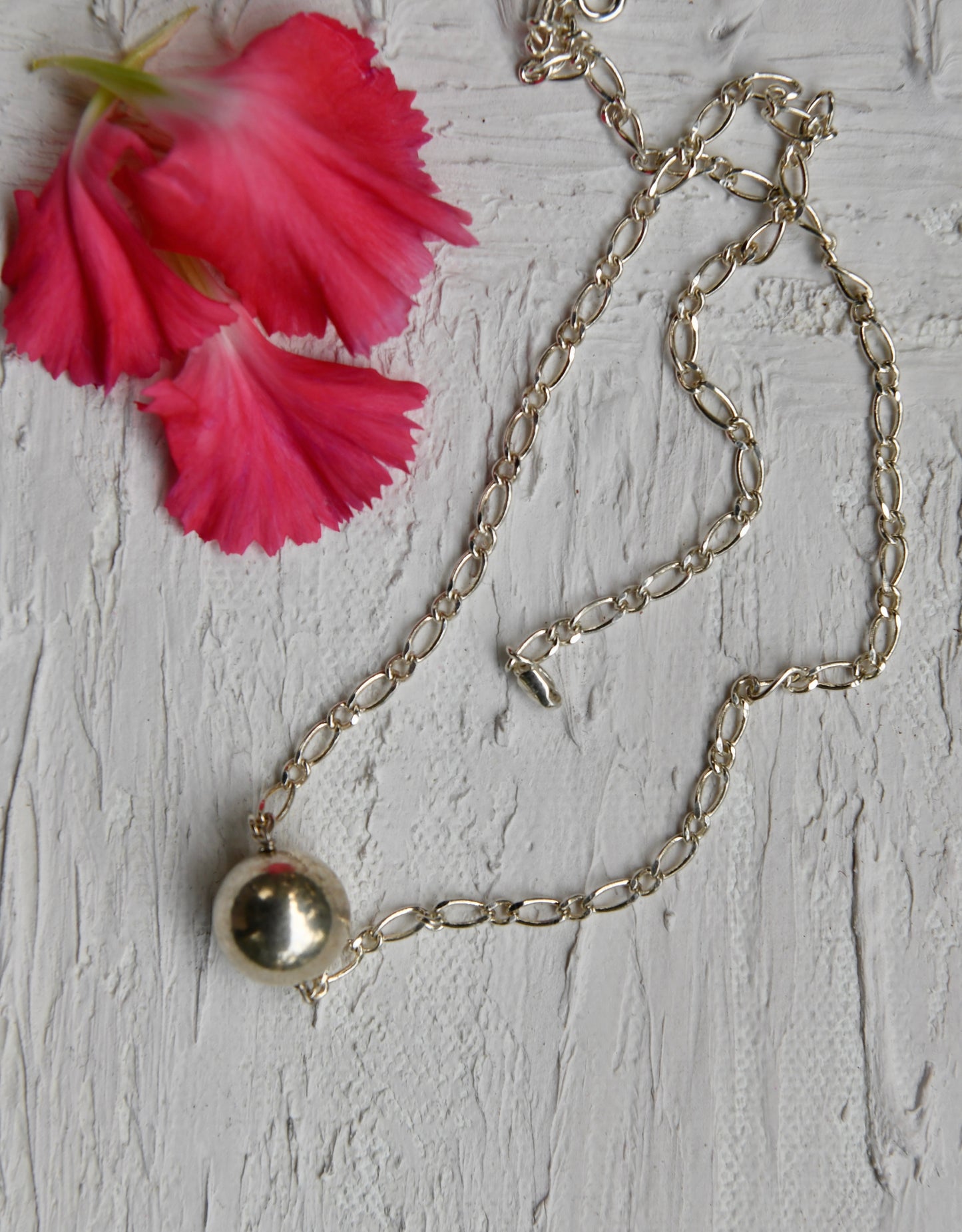 Silver Ball In Chain