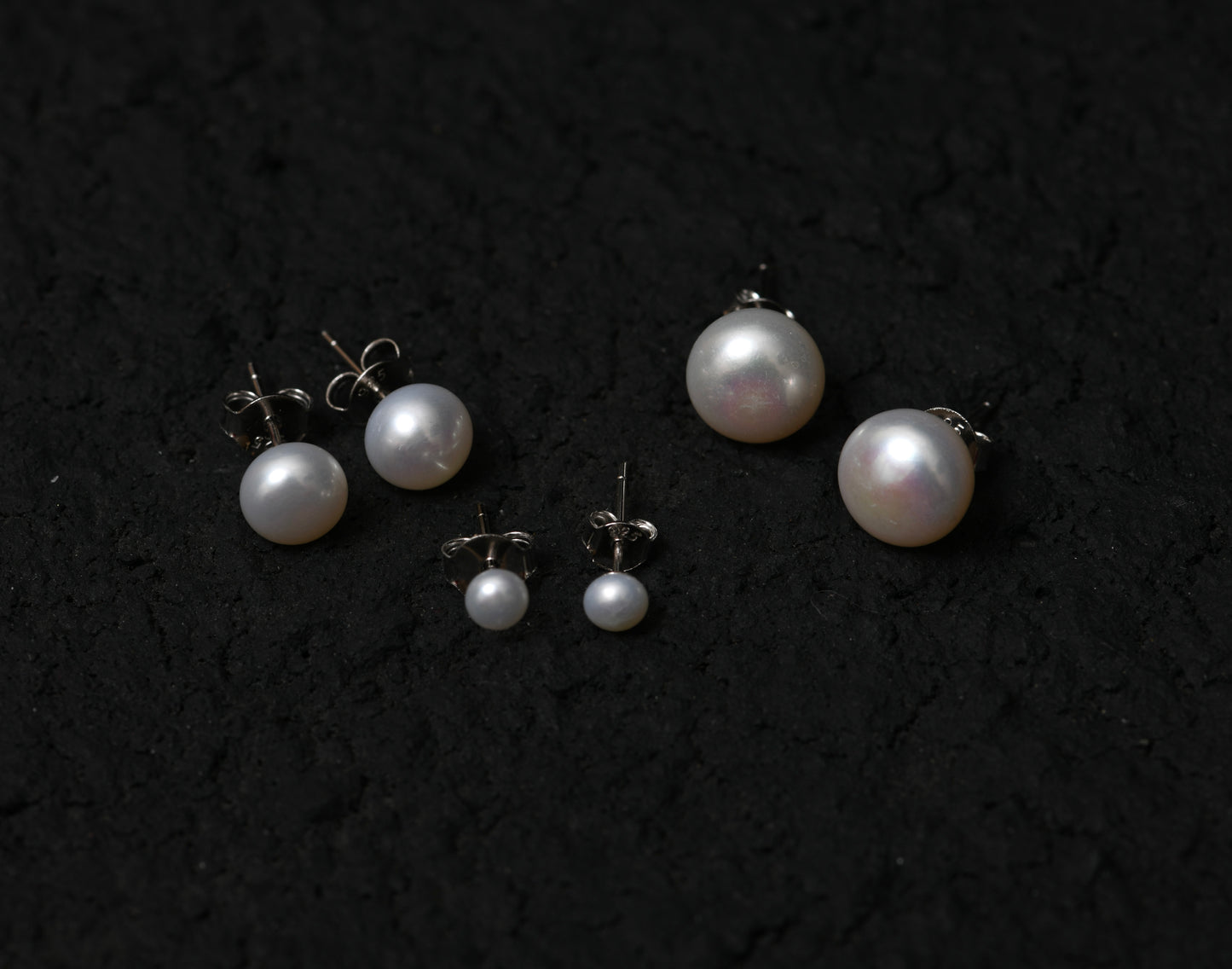 Freshwater Pearl Studs (4 mm)