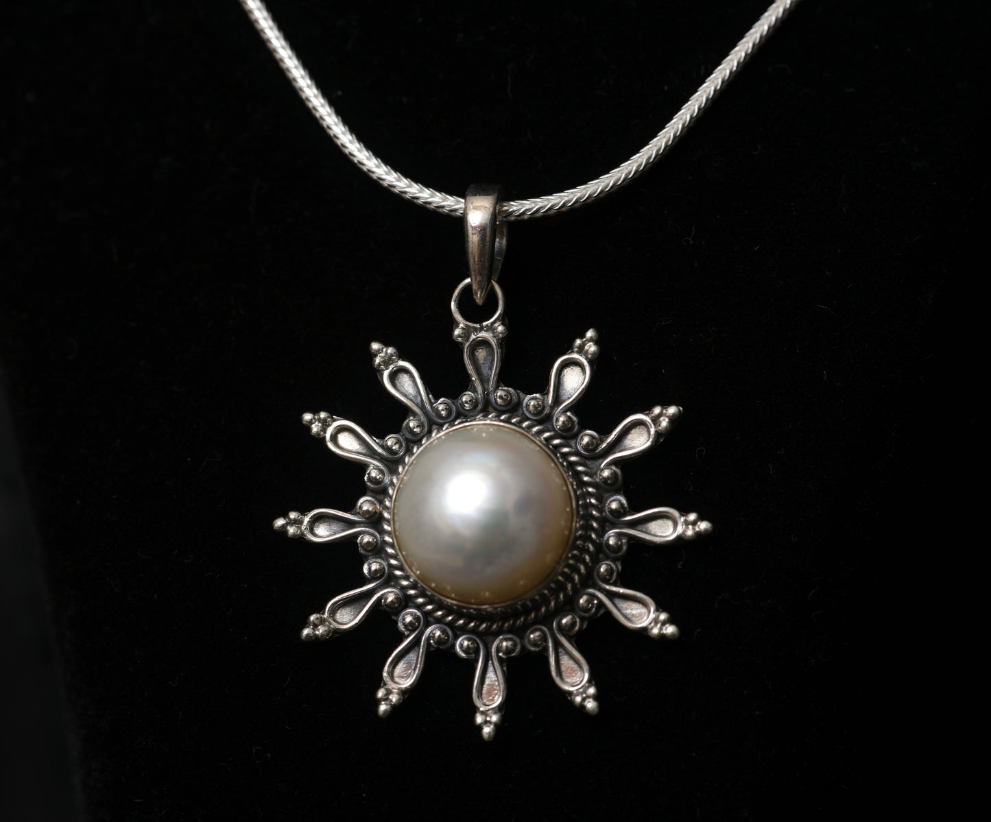 Shimmering Star Pearl Pendant Set with Chain
