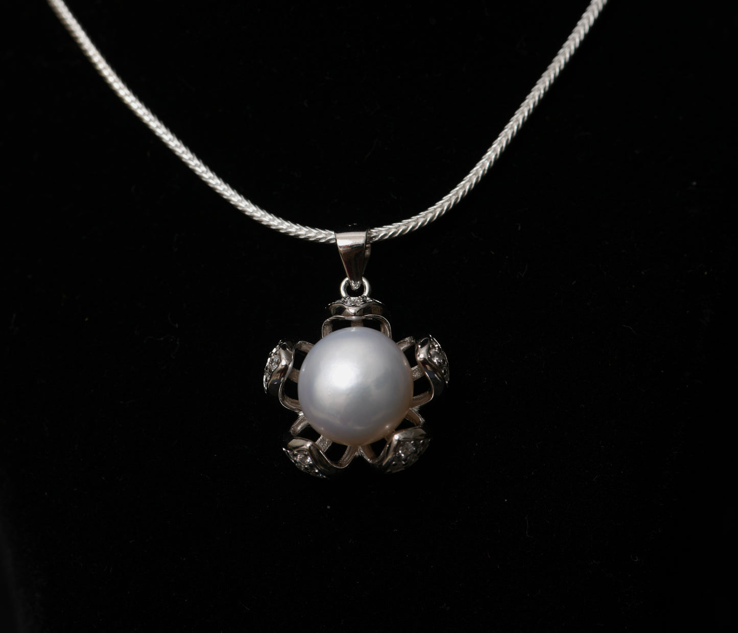 Blooming Lotus Pendant Set with Chain
