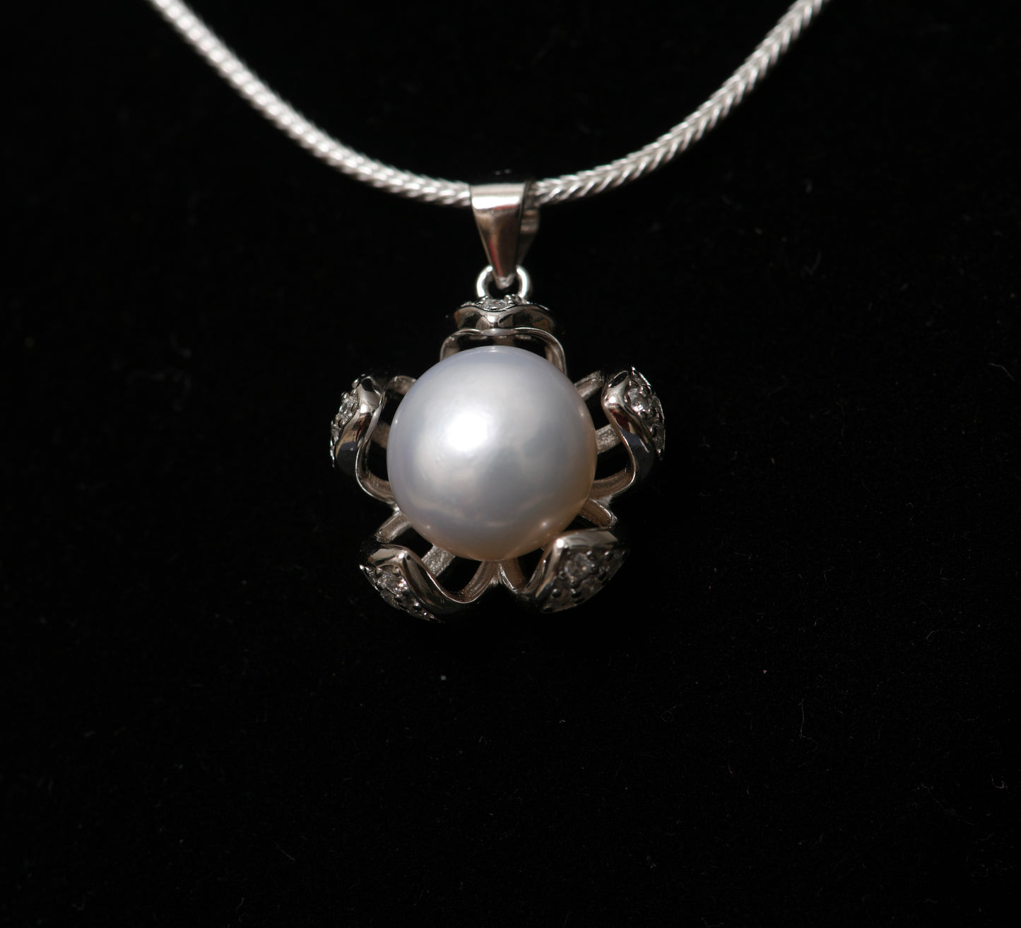 Blooming Lotus Pendant Set with Chain
