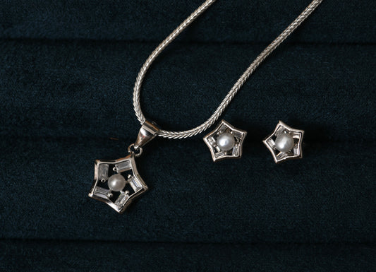 Glowing Star Pendant Set with Chain