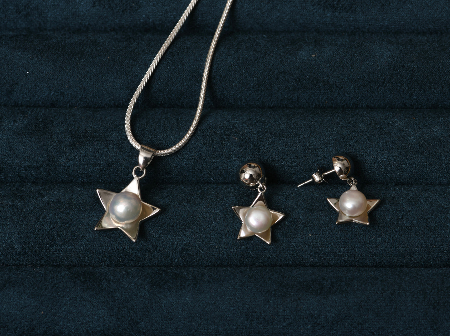 Pearl Star Pendant Set with Chain