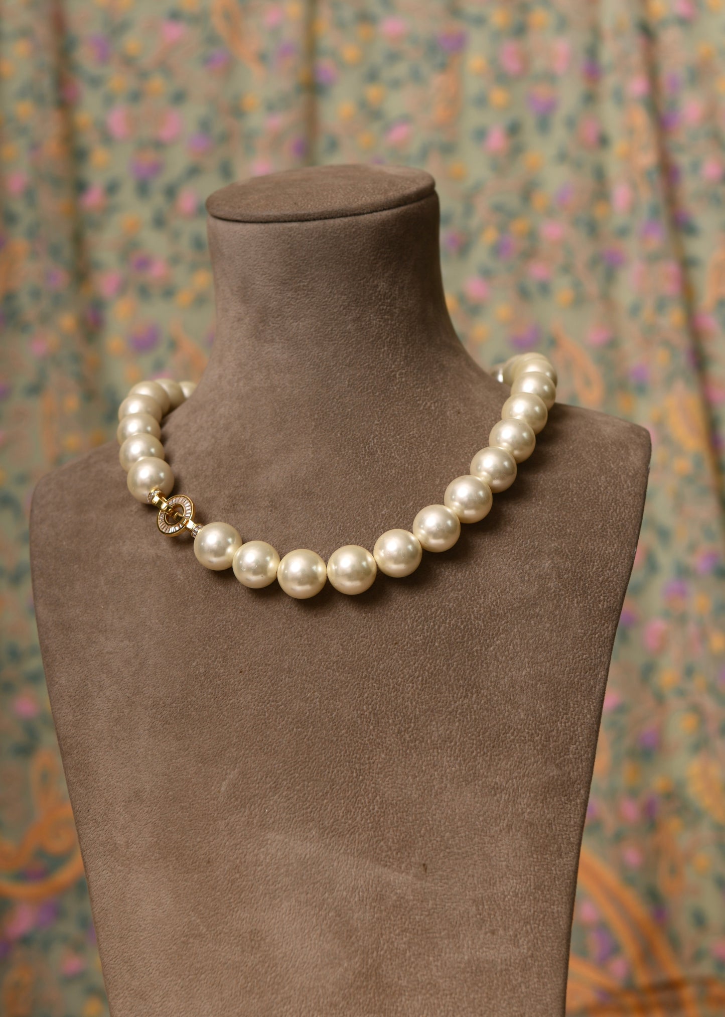 Golden Glow Pearls Necklace (16 mm)