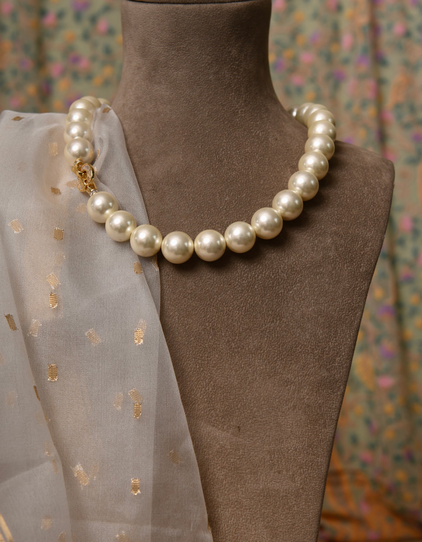 Golden Glow Pearls Necklace (16 mm)