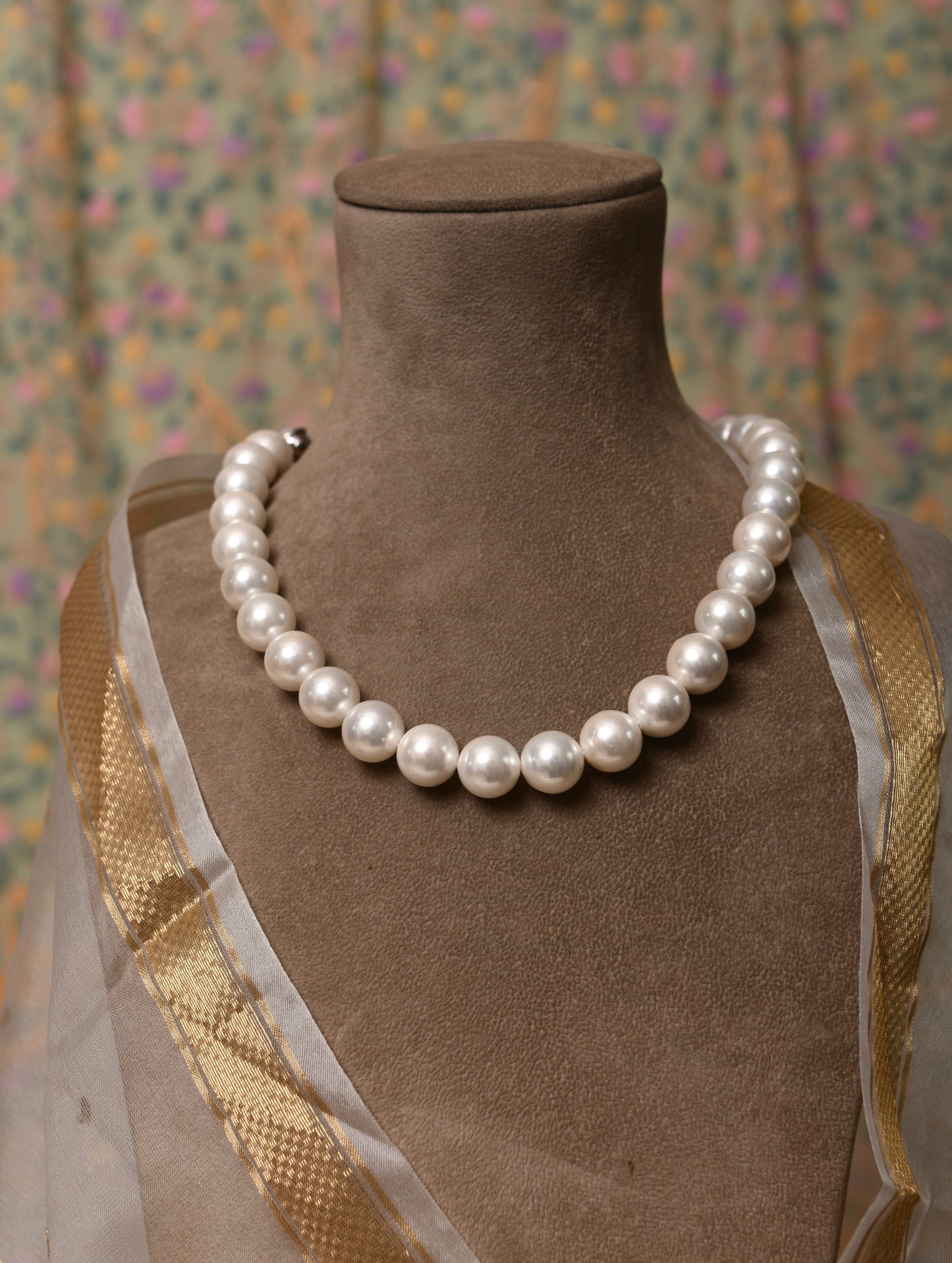 Ava Pearl Necklace (14 mm)