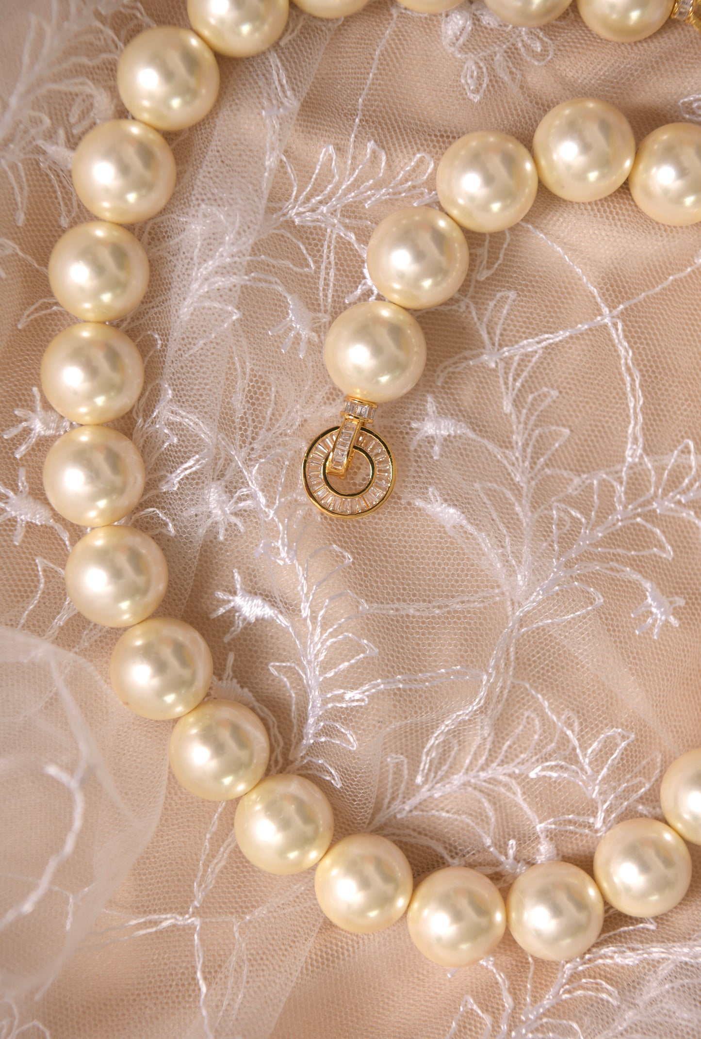 Golden Glow Pearls Necklace (16 mm)