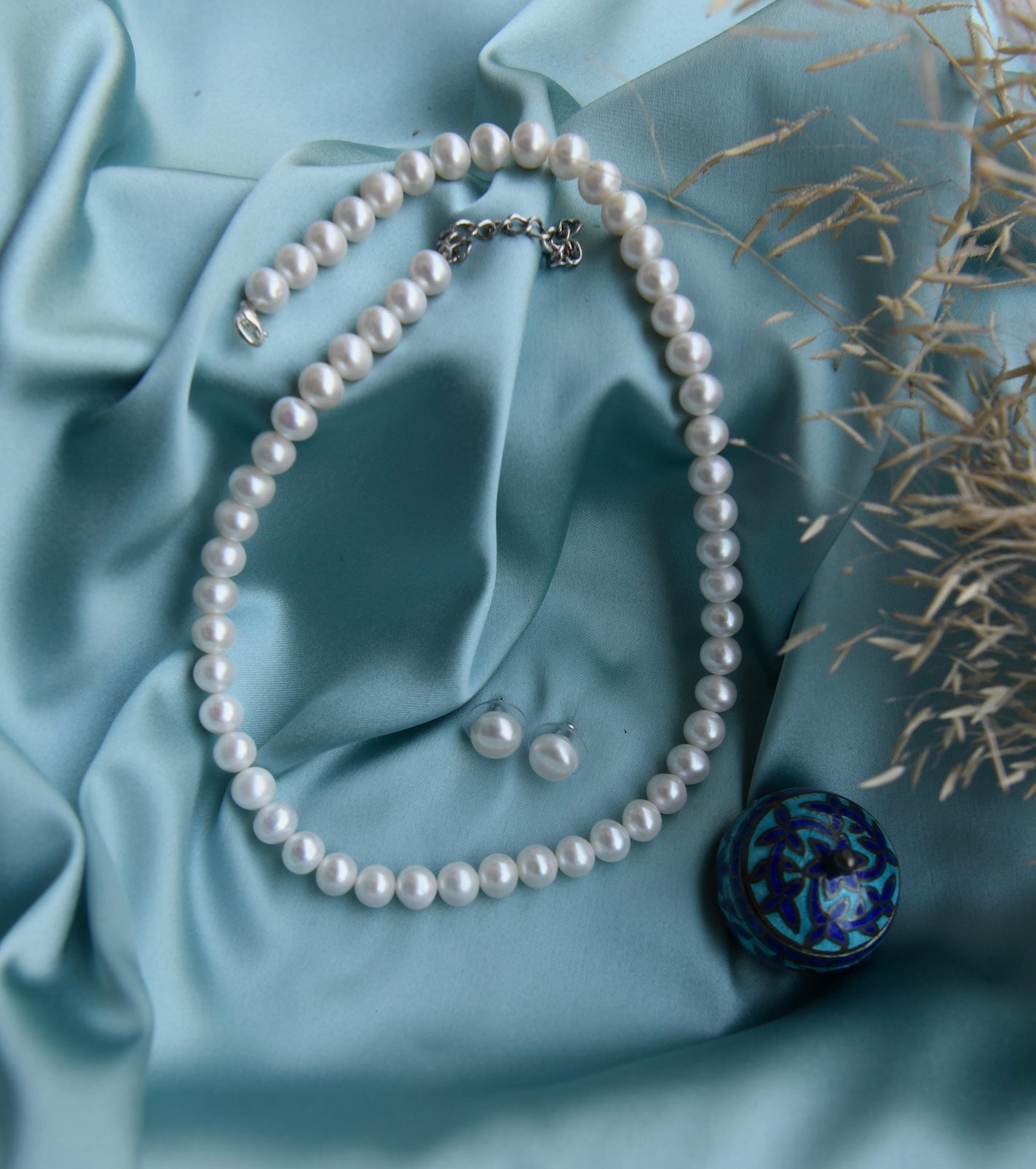 Classic Solo Pearl Necklace with Studs (8 mm Freshwater Pearls)