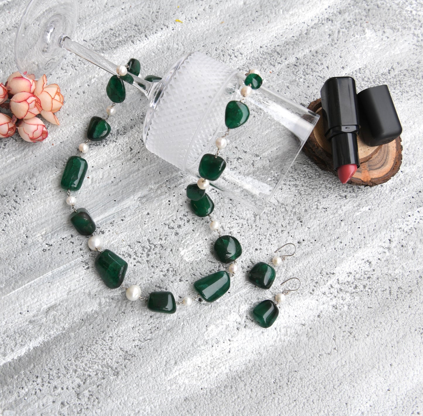 Rainforest Emerald Green And Pearls Necklace