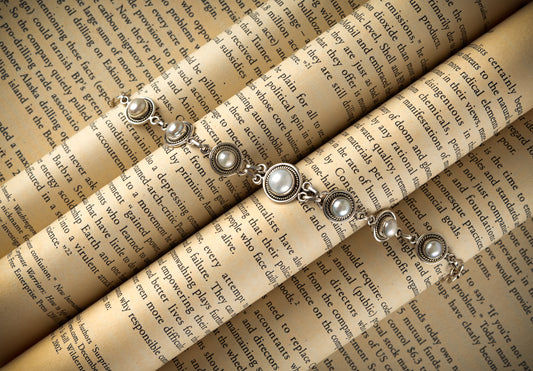 Graduated Pearls and Silver Bracelet