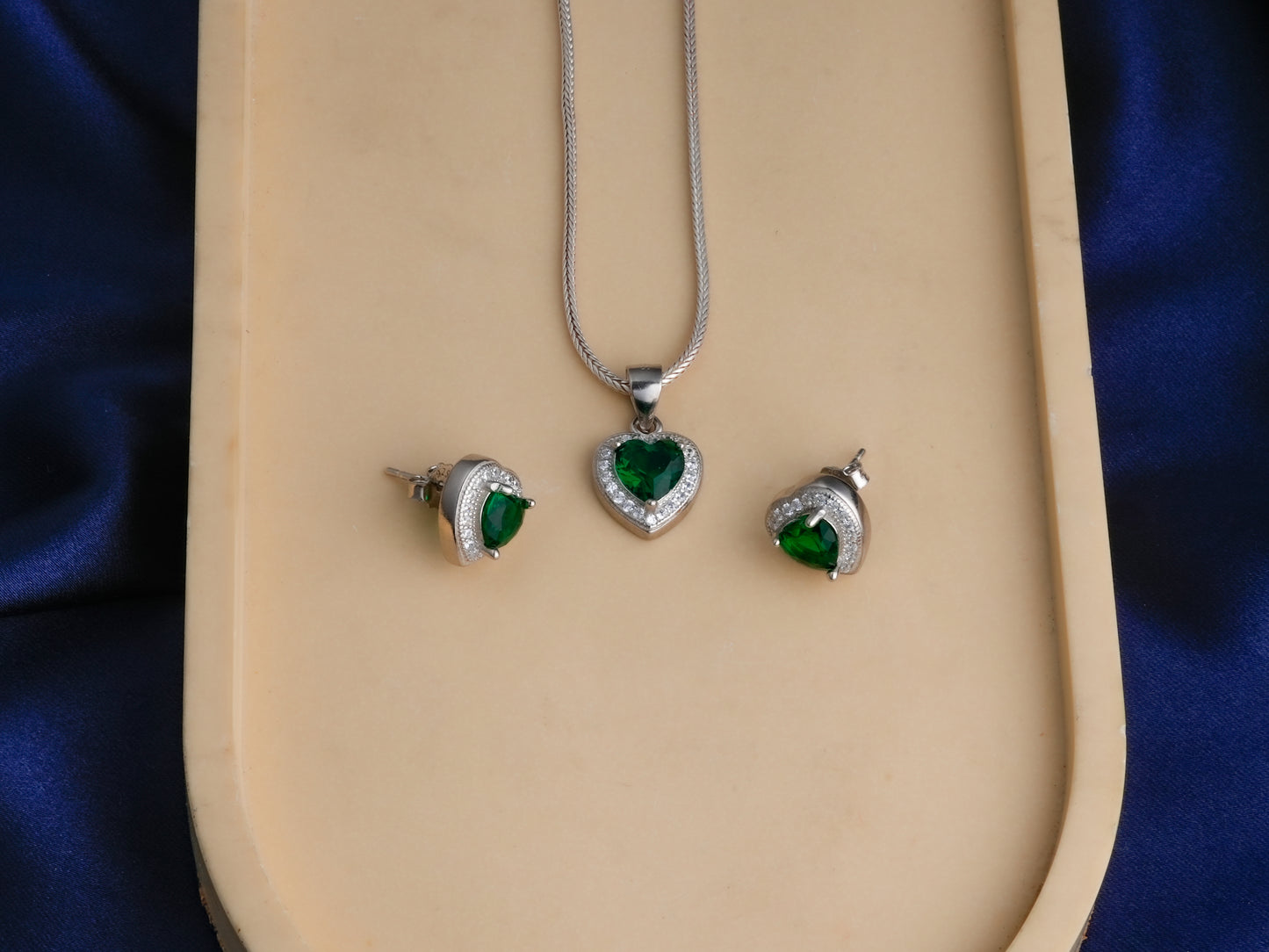 Silver Emerald Heart Pendant Set