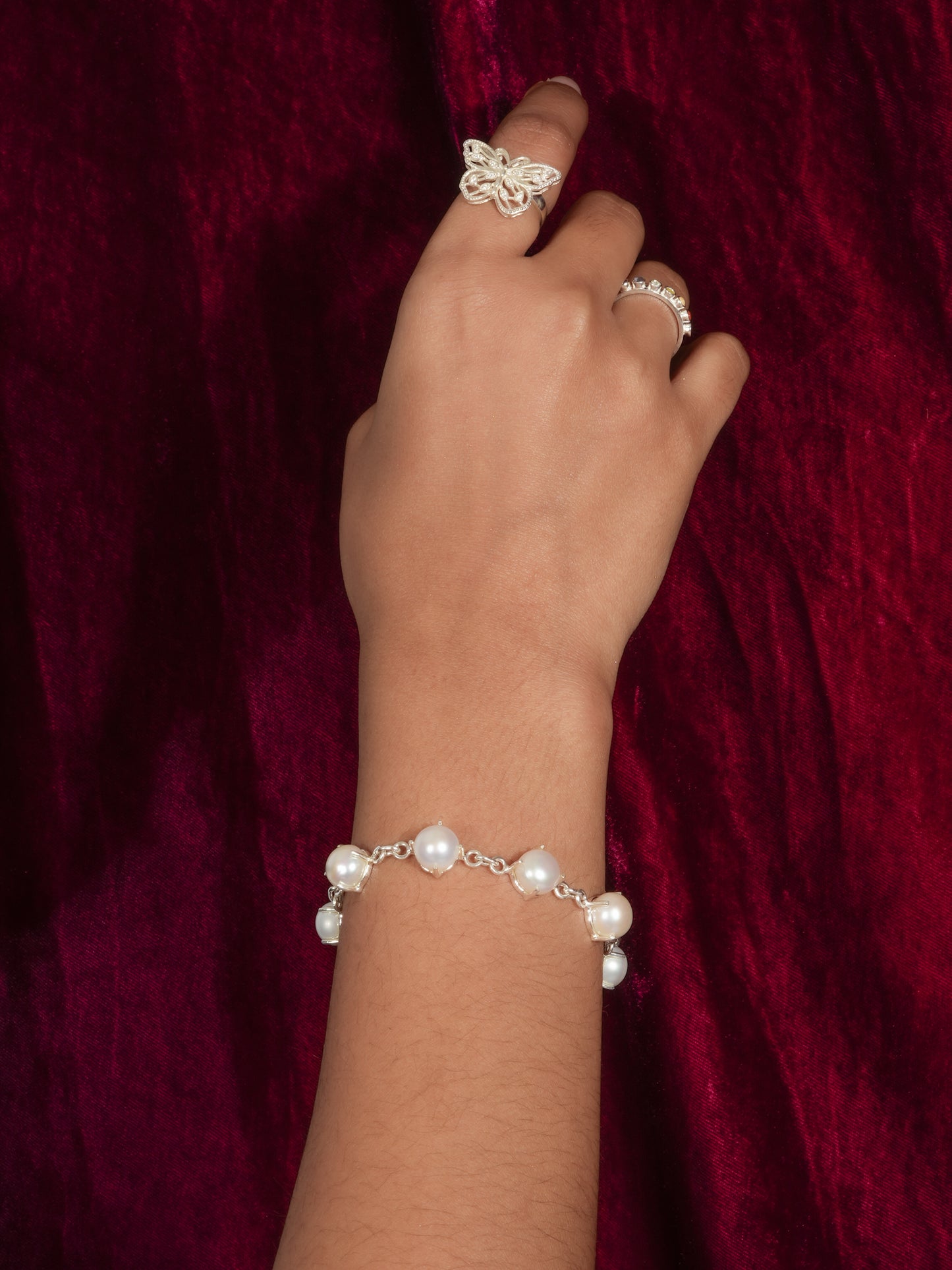 Freshwater Pronged Pearls Bracelet