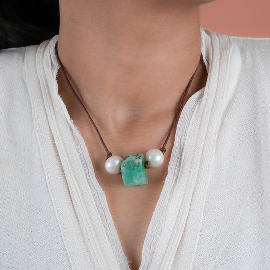 Green Jade And Pearls Leather Necklace