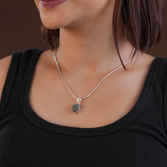 Labradorite Pendant with Chain