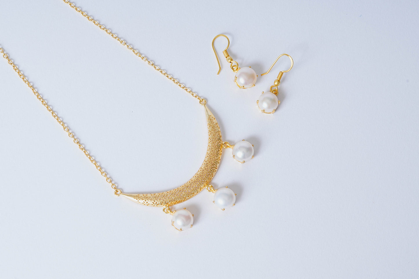 Petite Pearl Set with Pearl Drops