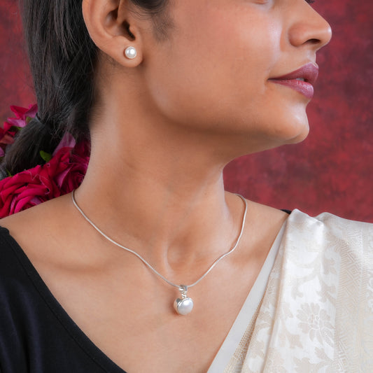 Dreamy Pearl Pendant Set (Without chain)