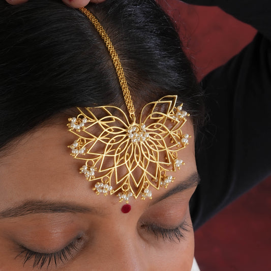 Water Lily Maang Tikka