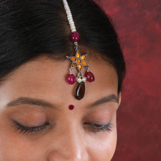 Madhu Chandrika Peela Phool Maang Tikka