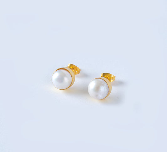 Classic Pearl Studs (10 mm)