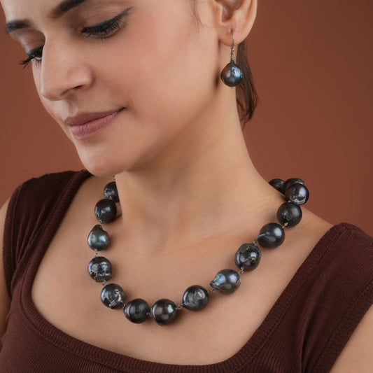 Exotic Black Pearls Necklace