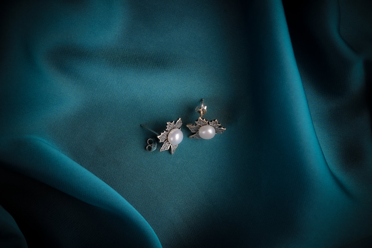 Chinar Silver Leaf Pearl Studs