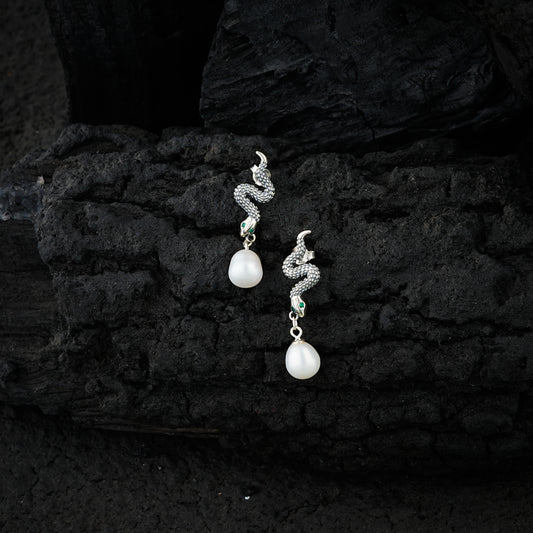 Naag Mani Silver Pearl Earrings