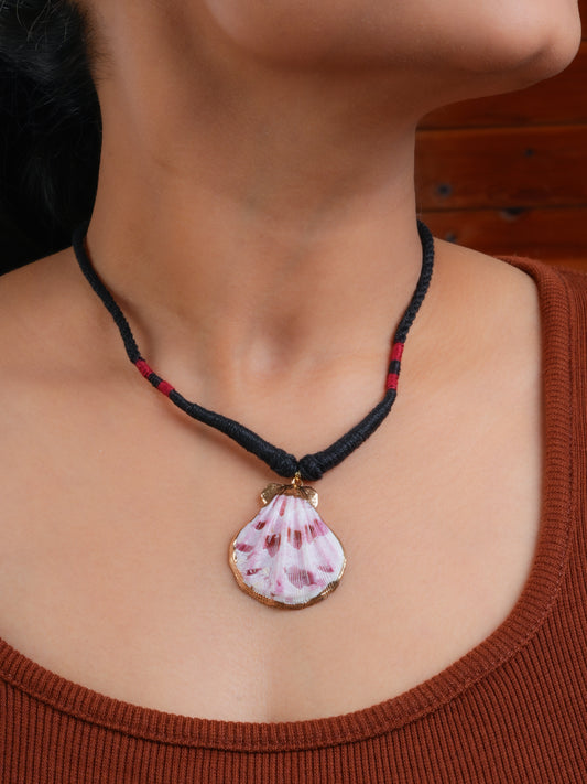 Natural Sea Shell Necklace(1)