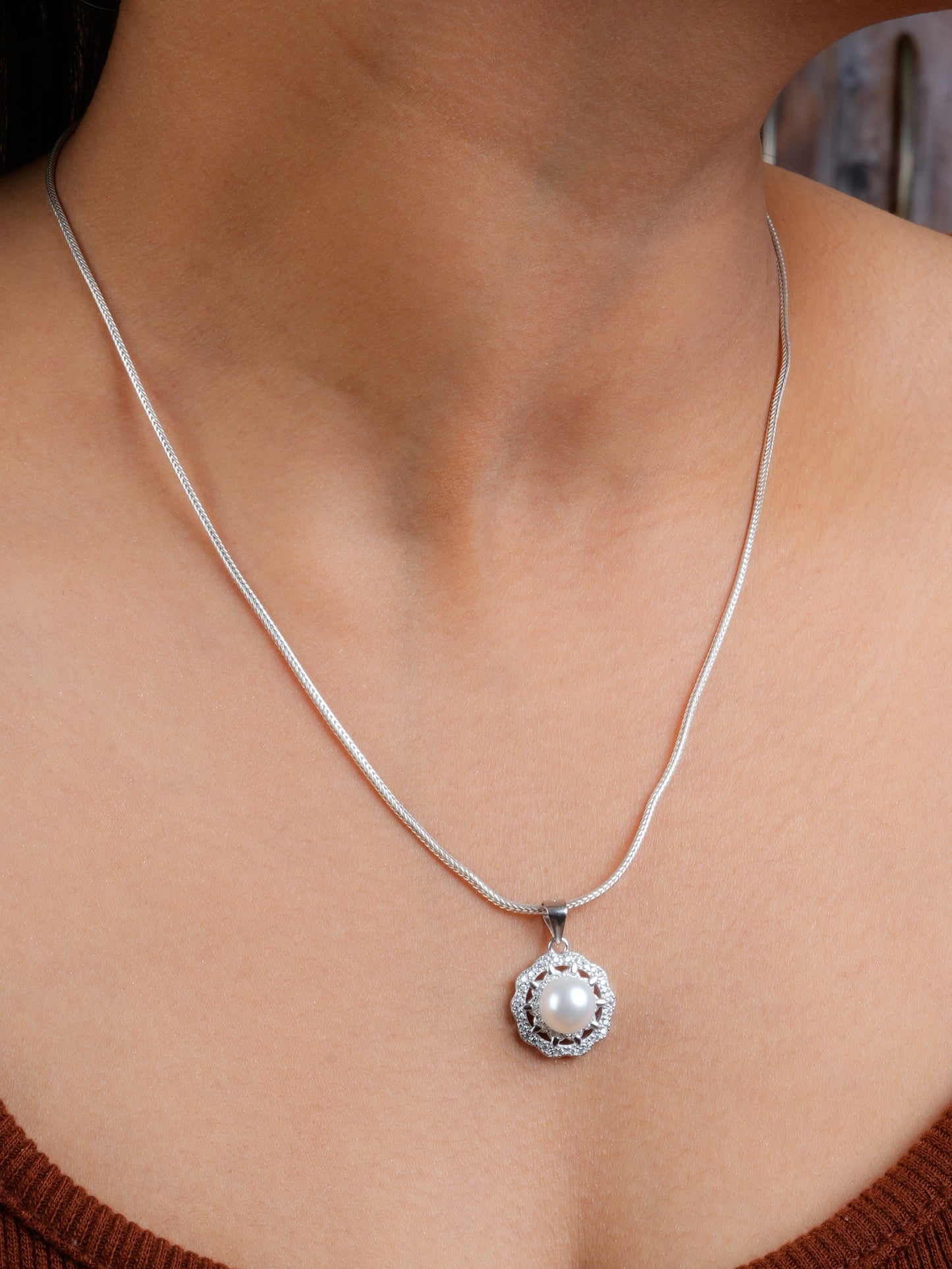 Pearl Glimmer Pendant Set with Chain