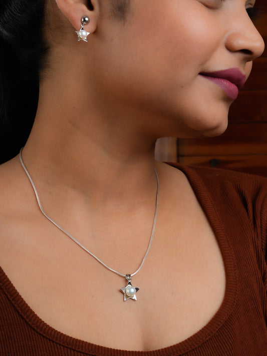 Pearl Star Pendant Set with Chain