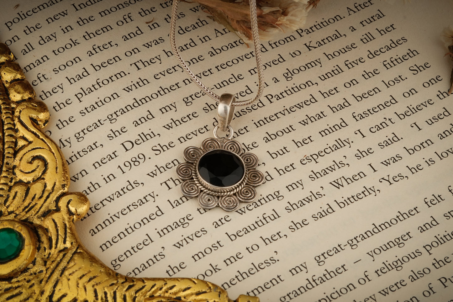 Black Onyx Silver Flower Pendant