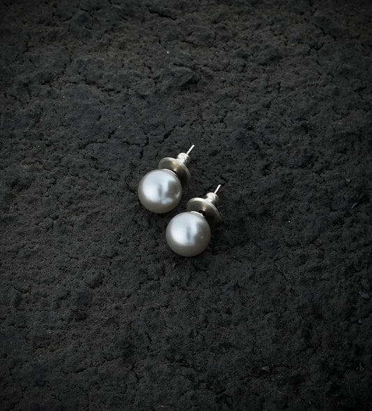 Grey Pearl Studs