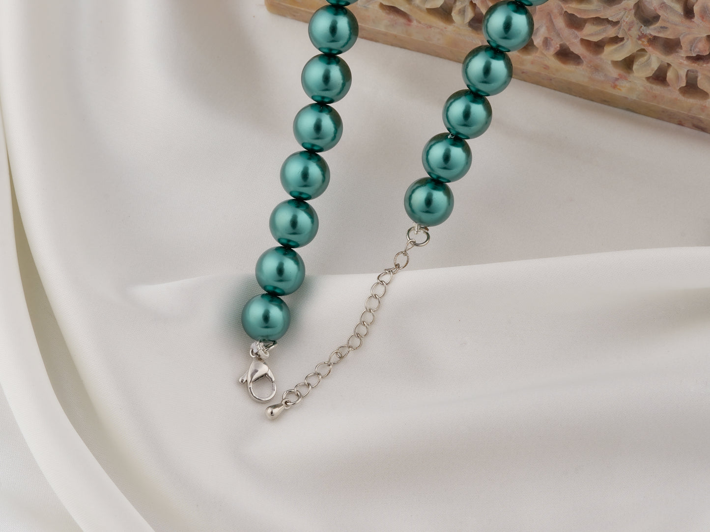 British Green Pearls Necklace Set