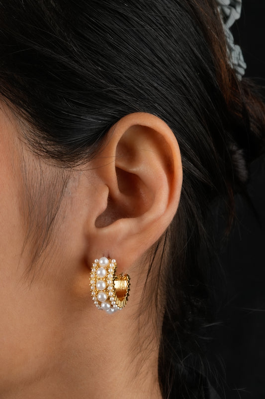 Charming Pearl Half-hoop Earrings