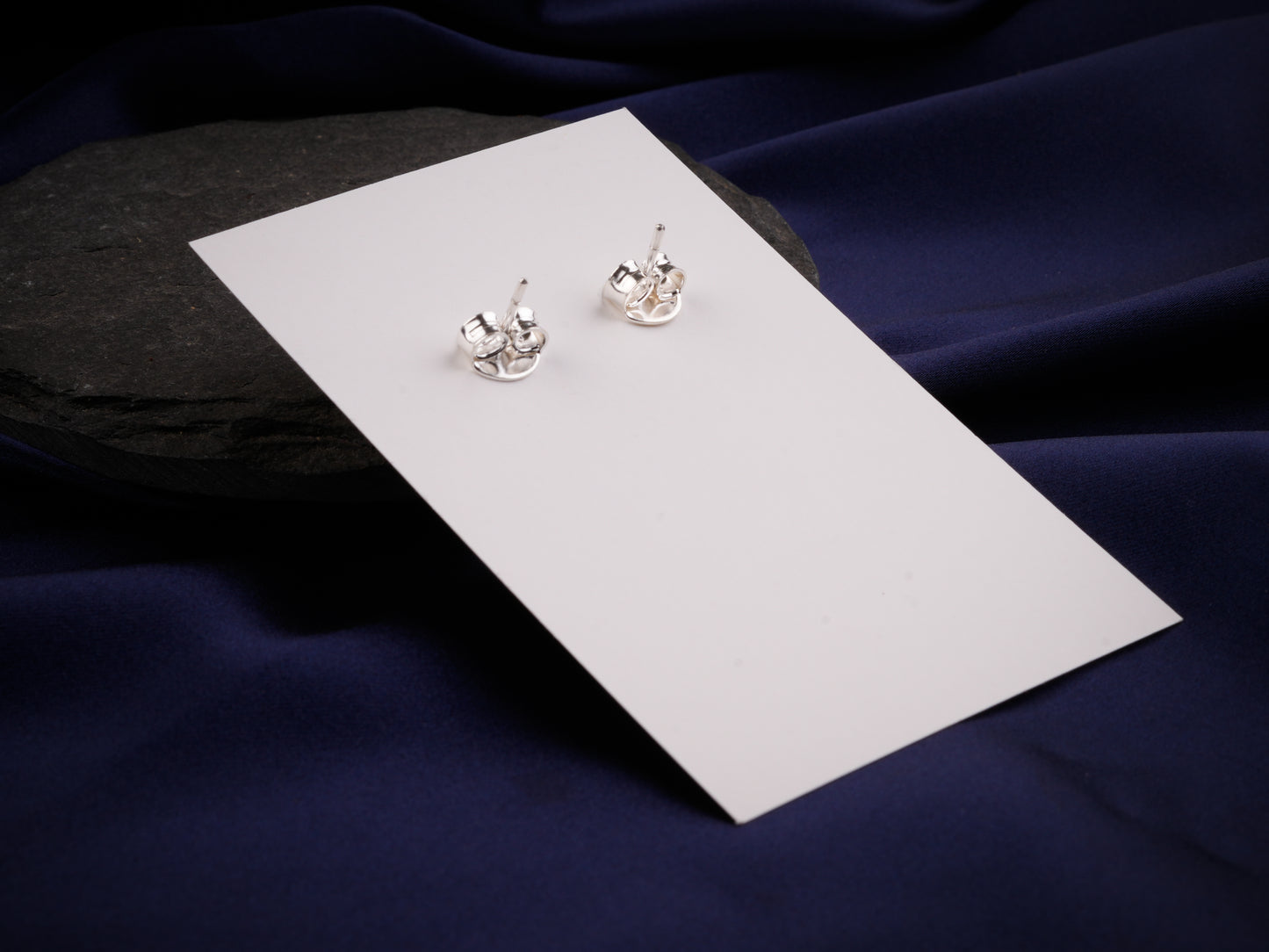 Ash Grey Pearl Studs(11 mm)