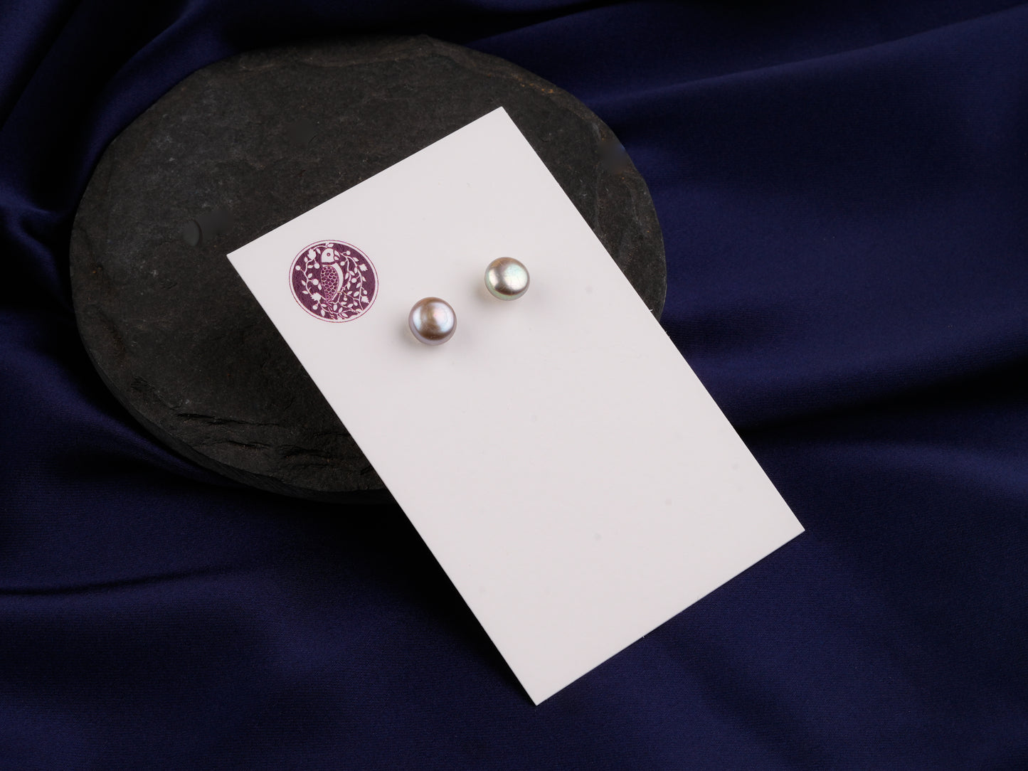 Ash Grey Pearl Studs(7mm)