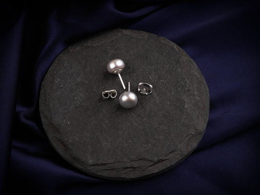 Ash Grey Pearl Studs(11 mm)