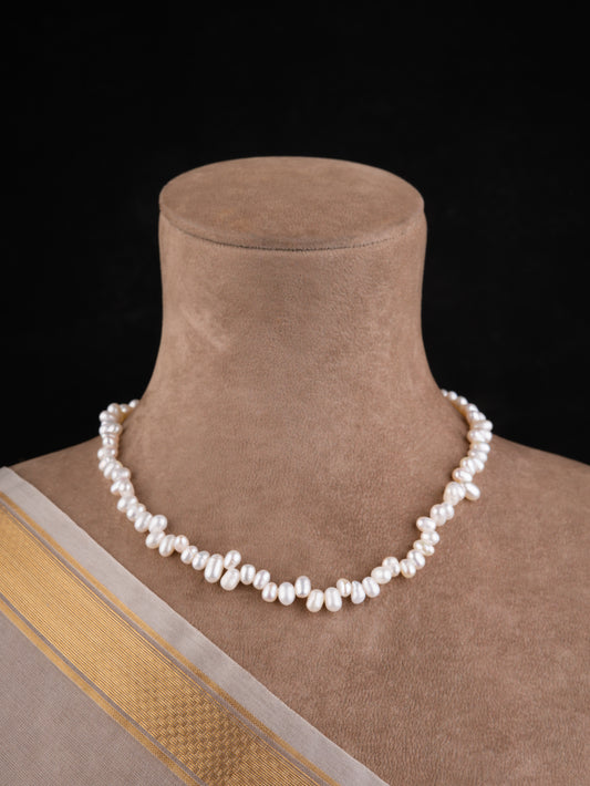 Charming Evelyn Pearl Necklace