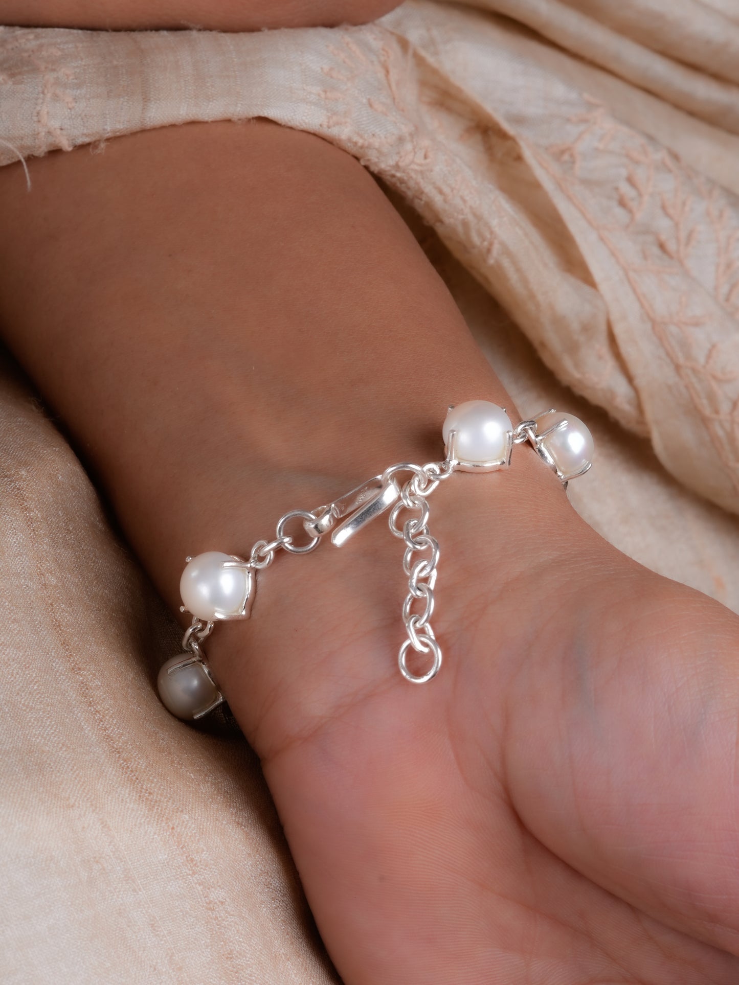 Freshwater Pronged Pearls Bracelet